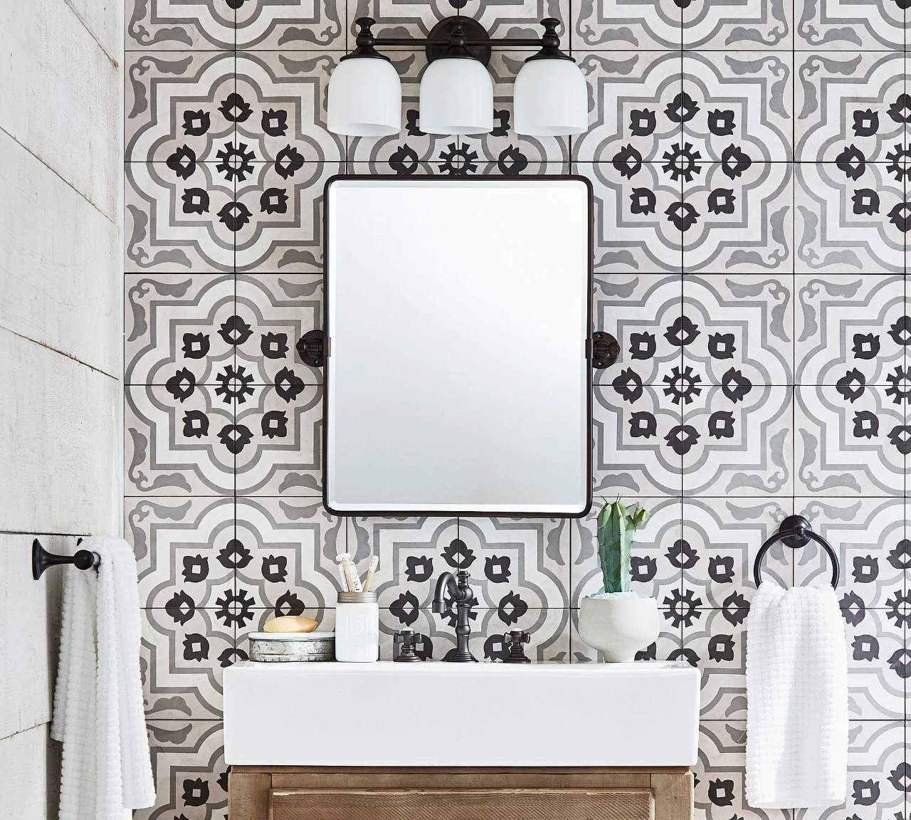 Partihandel Hem Modern Lyx Anpassad Spegel Badrum Vanity Badrum Spegel till salu